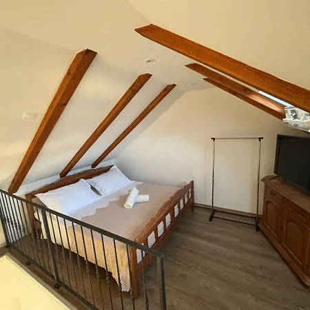 Apartment With Parking Space Near The *