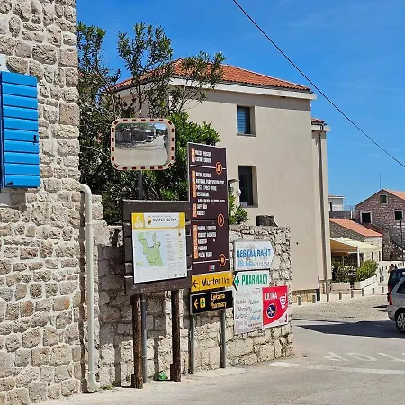 With Parking Space Near The Apartment Betina (Sibenik-Knin)